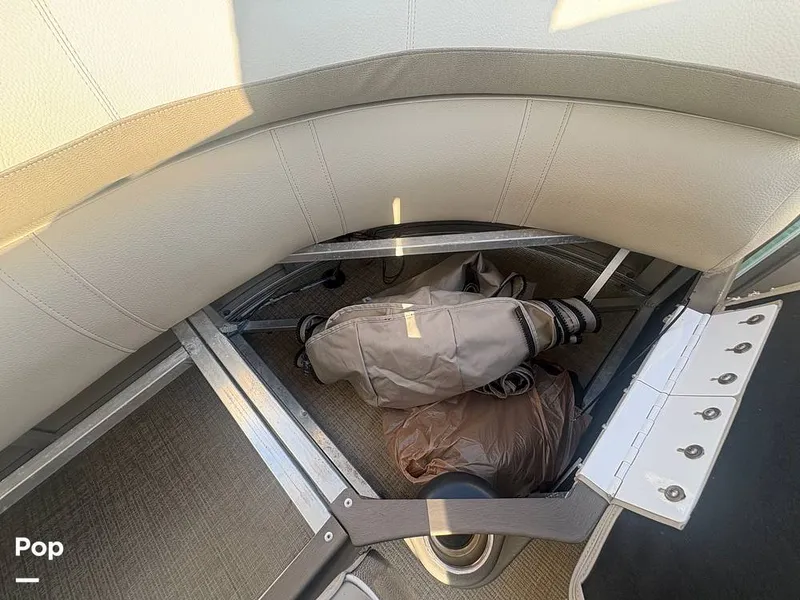 Slide: The Image of Avalon Catalina Entertainer 2021 - 16284943