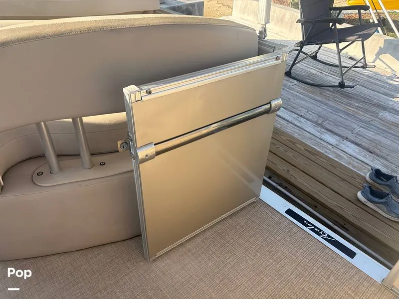 Slide: The Image of Avalon Catalina Entertainer 2021 - 16284946