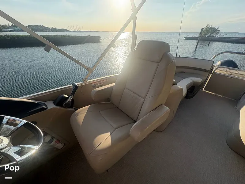 Slide: The Image of Avalon Catalina Entertainer 2021 - 16284967