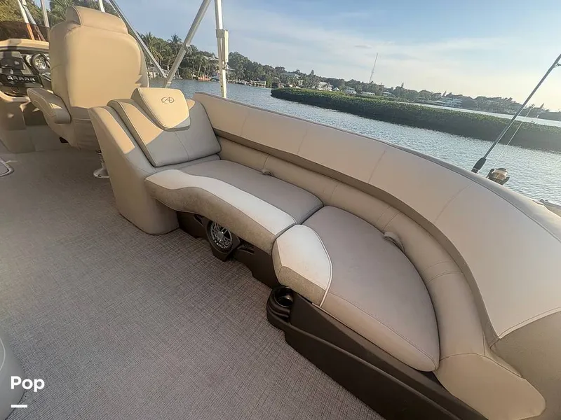 Slide: The Image of Avalon Catalina Entertainer 2021 - 16284977