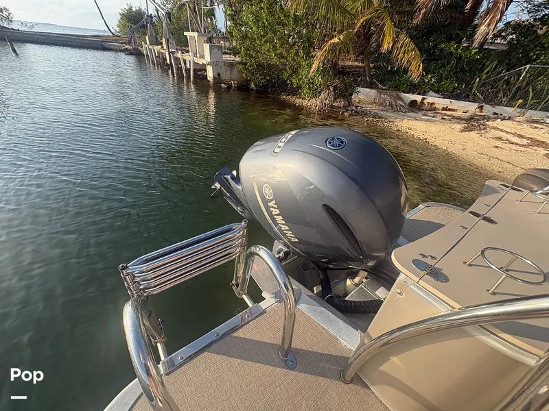 Slide: The Image of Avalon Catalina Entertainer 2021 - 16284982