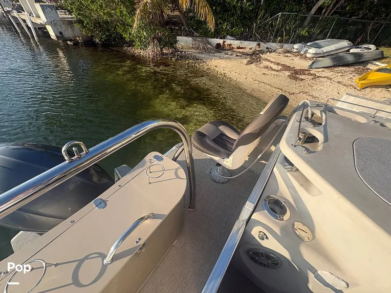 Slide: The Image of Avalon Catalina Entertainer 2021 - 16284978