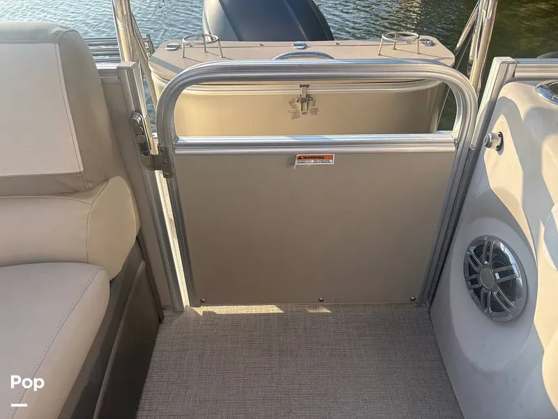 Slide: The Image of Avalon Catalina Entertainer 2021 - 16284980