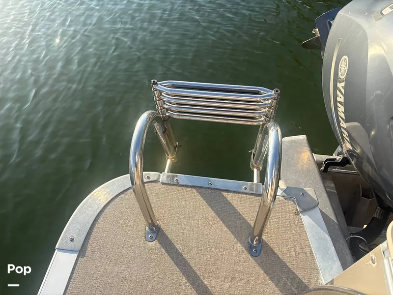 Slide: The Image of Avalon Catalina Entertainer 2021 - 16284983