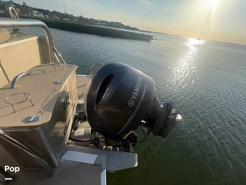 Slide: The Image of Avalon Catalina Entertainer 2021 - 16284986