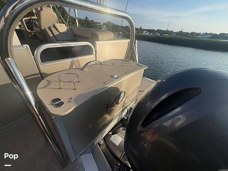 Slide: The Image of Avalon Catalina Entertainer 2021 - 16284989