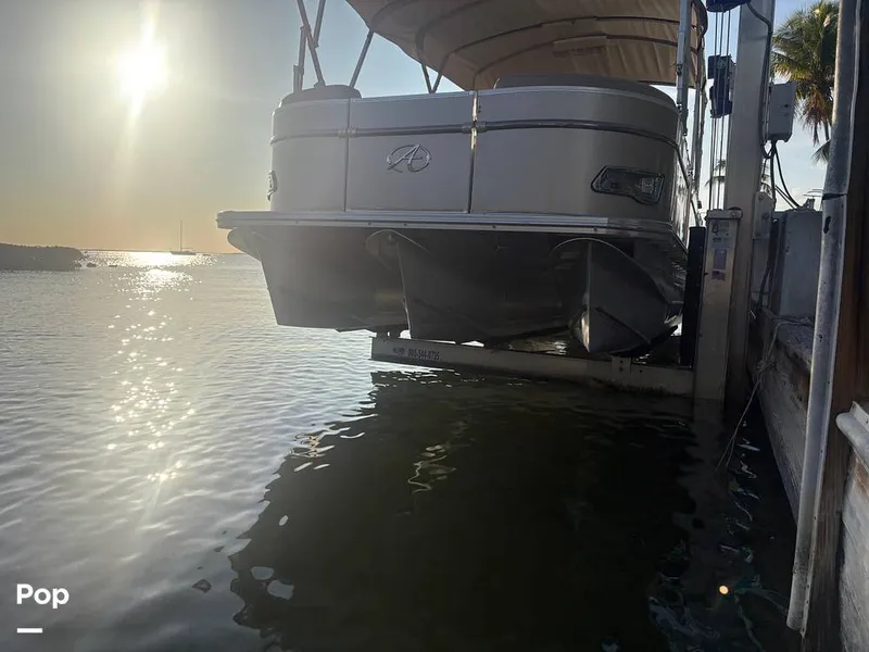 Slide: The Image of Avalon Catalina Entertainer 2021 - 16284992