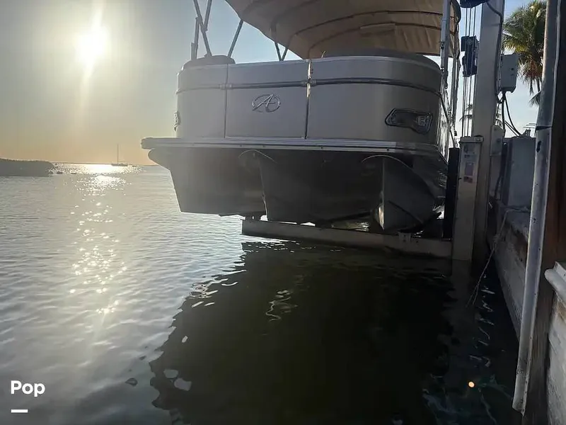 Slide: The Image of Avalon Catalina Entertainer 2585 2021 - 16295806