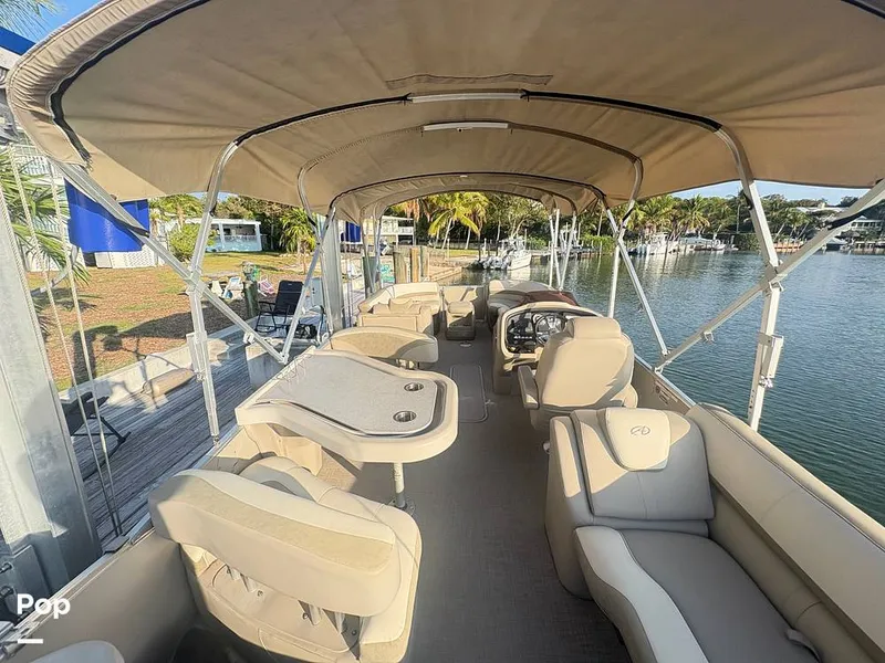 Slide: The Image of Avalon Catalina Entertainer 2585 2021 - 16284935