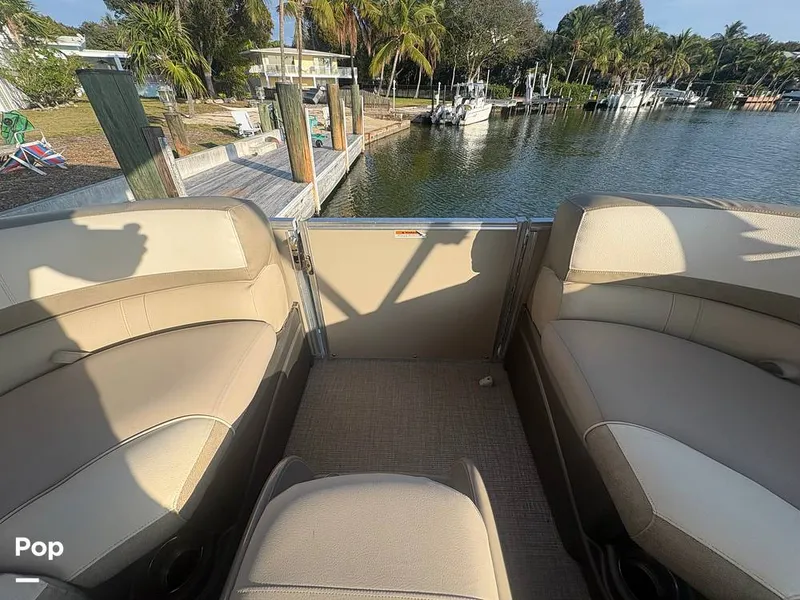 Slide: The Image of Avalon Catalina Entertainer 2585 2021 - 16284940