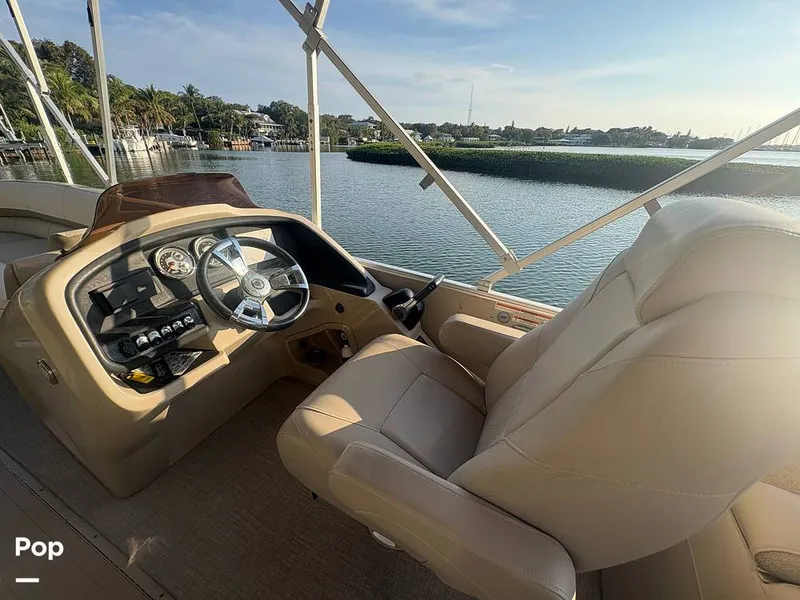 Slide: The Image of Avalon Catalina Entertainer 2585 2021 - 16284954