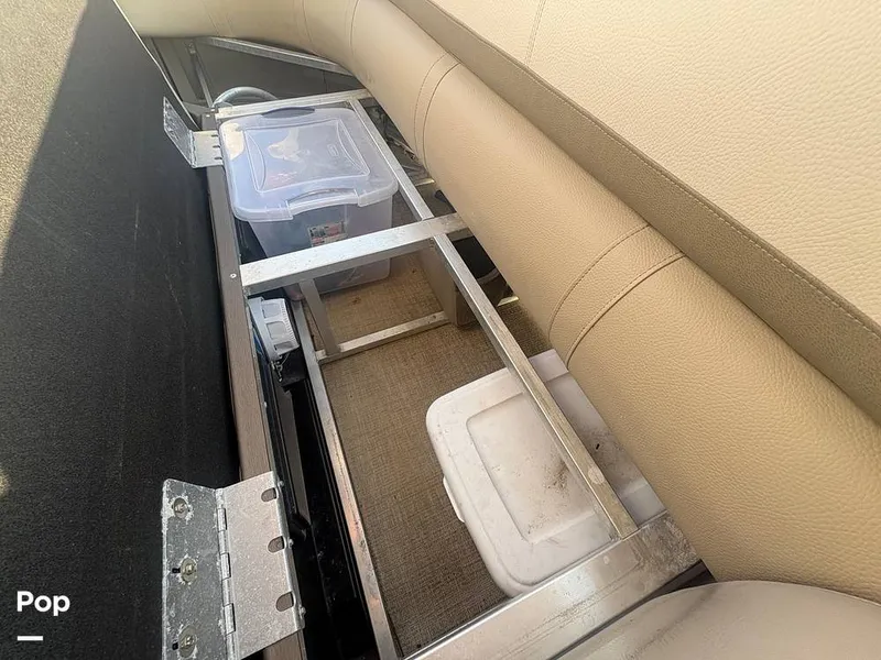 Slide: The Image of Avalon Catalina Entertainer 2585 2021 - 16284944