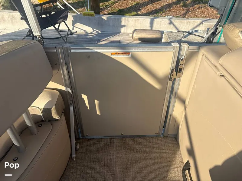 Slide: The Image of Avalon Catalina Entertainer 2585 2021 - 16284945