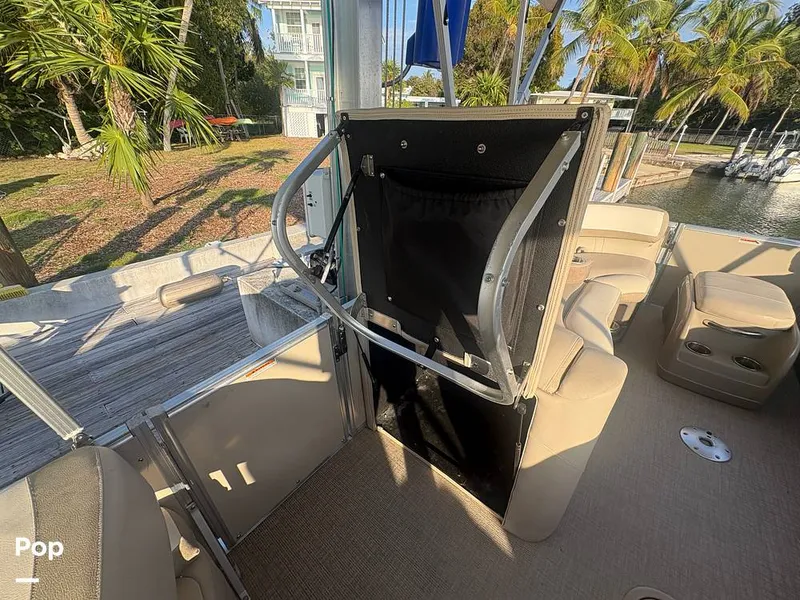 Slide: The Image of Avalon Catalina Entertainer 2585 2021 - 16284949