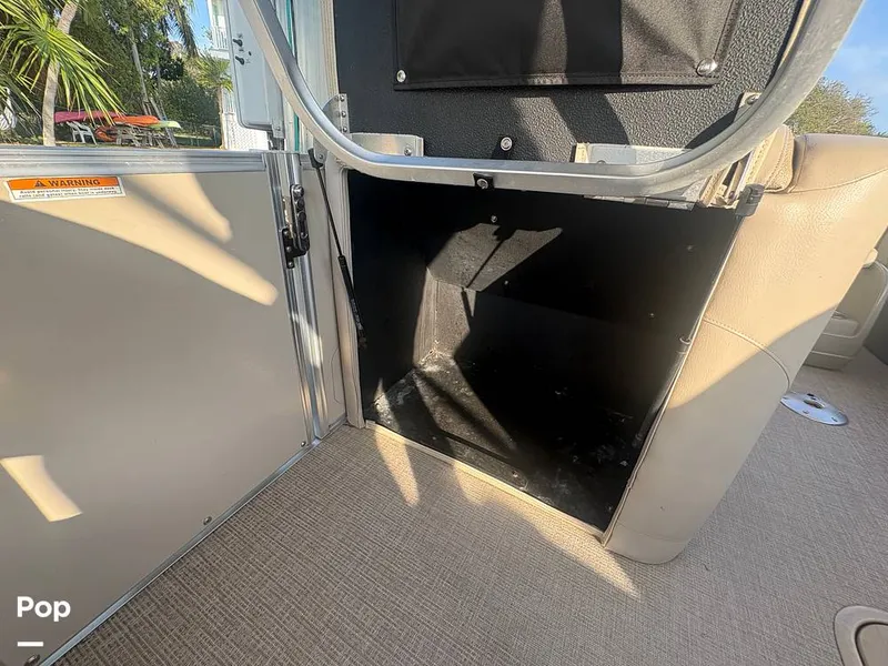 Slide: The Image of Avalon Catalina Entertainer 2585 2021 - 16284950