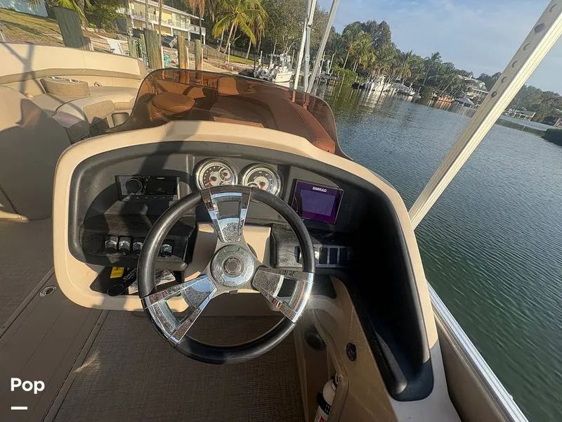 Slide: The Image of Avalon Catalina Entertainer 2585 2021 - 16284961