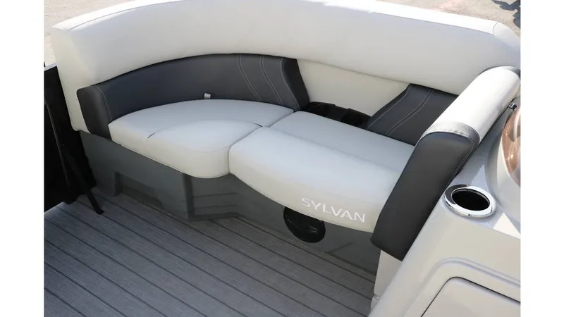 Slide: The Image of Sylvan Mirage 820 CLZ DH Premium 2025 - 13