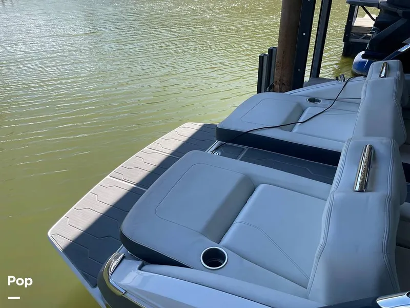 Slide: The Image of Regal LS6 2022 - 16288319