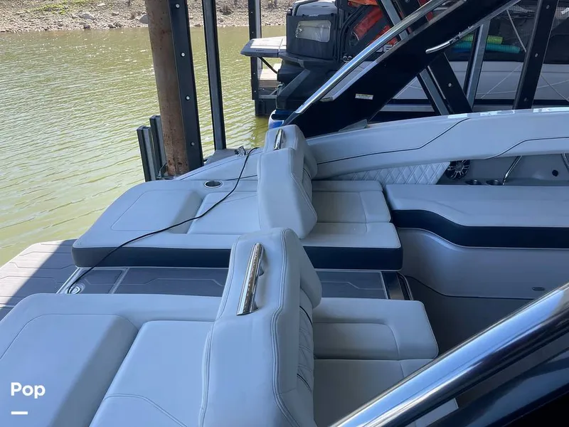 Slide: The Image of Regal LS6 2022 - 16288320