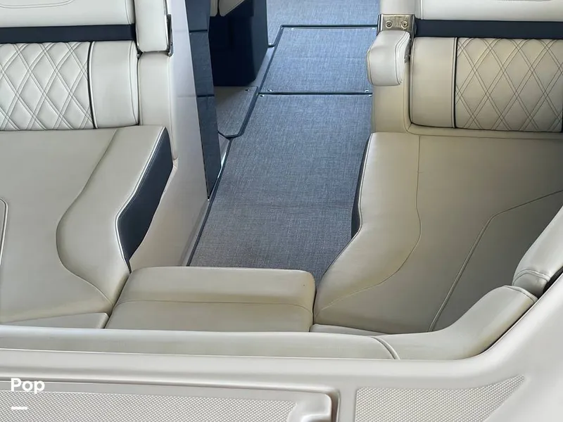 Slide: The Image of Regal LS6 2022 - 16288339