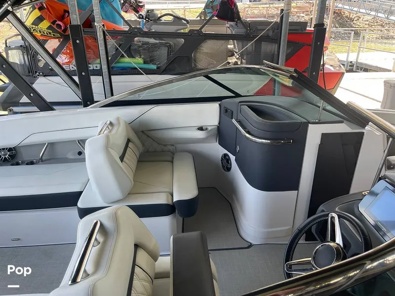 Slide: The Image of Changing Room W Head - 16288328