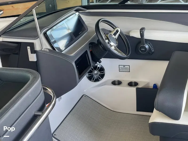 Slide: The Image of Regal LS6 2022 - 16288563