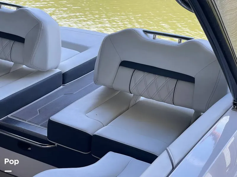 Slide: The Image of Regal LS6 2022 - 16288570