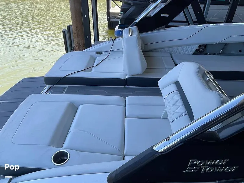 Slide: The Image of Regal LS6 2022 - 16287351