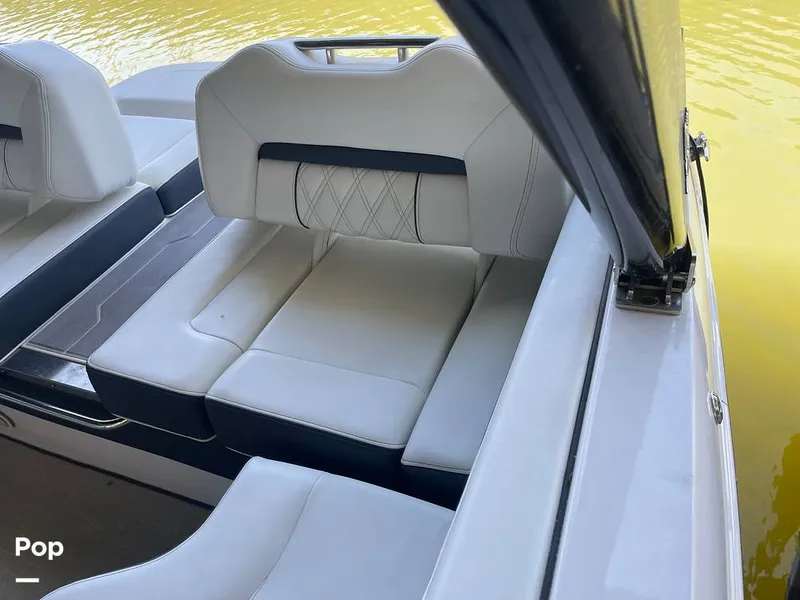 Slide: The Image of Regal LS6 2022 - 16287448