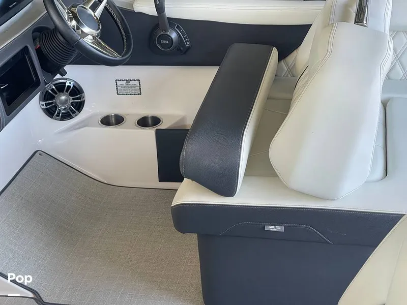 Slide: The Image of Regal LS6 2022 - 16287453