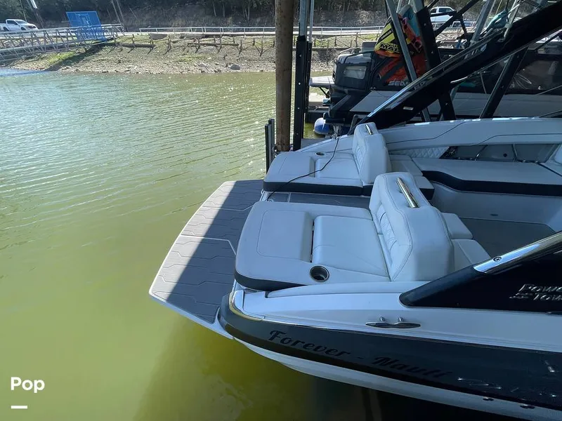 Slide: The Image of Regal LS6 2022 - 16288277