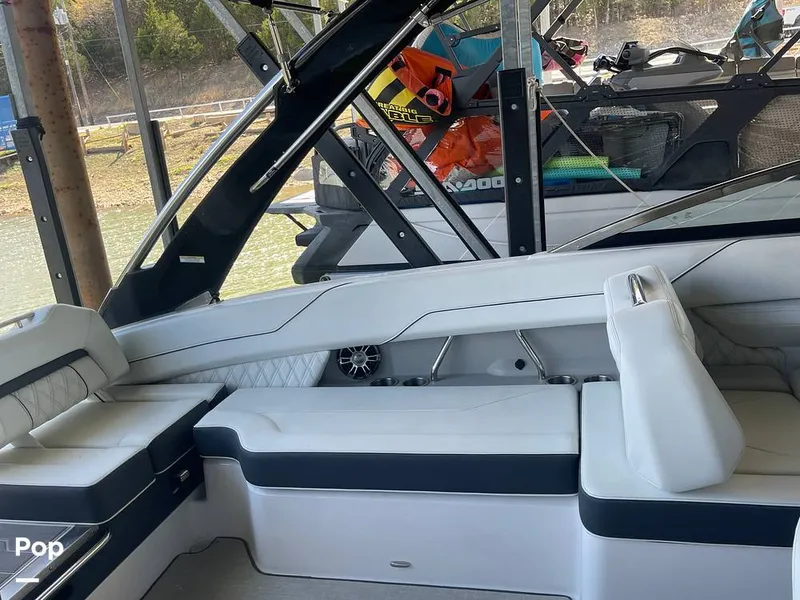 Slide: The Image of Regal LS6 2022 - 16288281