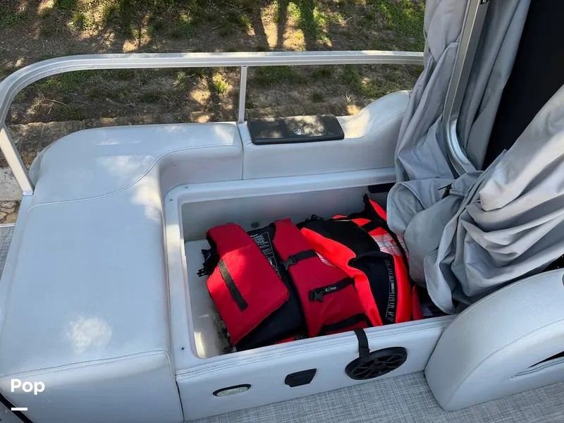 Slide: The Image of G3 Suncatcher X24SS 2020 - 16299632