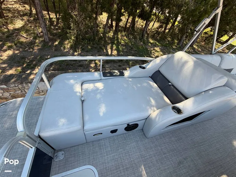 Slide: The Image of G3 Suncatcher X24SS 2020 - 16299633