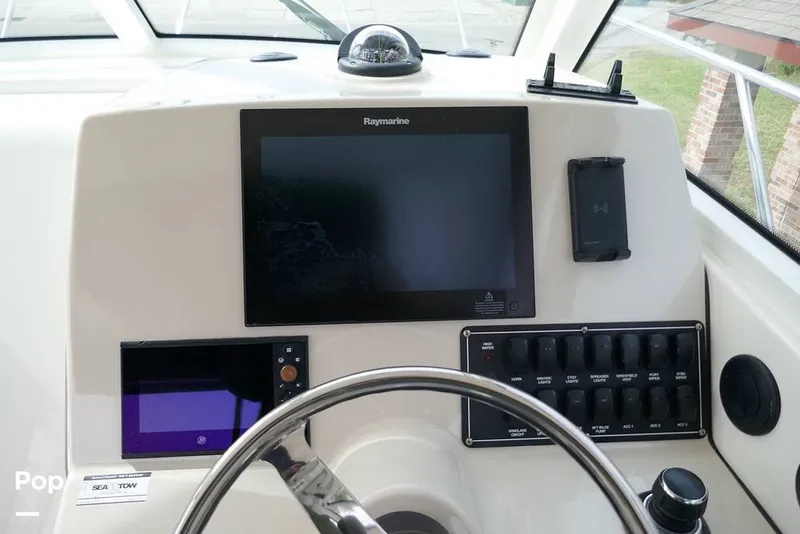 Slide: The Image of Boston Whaler 315 ConQuest 2018 - 16289283