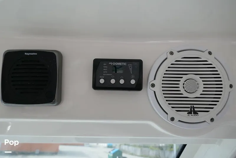 Slide: The Image of Boston Whaler 315 ConQuest 2018 - 16289292