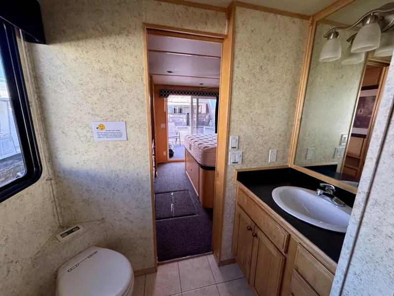 Slide: The Image of Bathroom interior of 2006 Sumerset Seas The Day Trip 4 houseboat. - 28