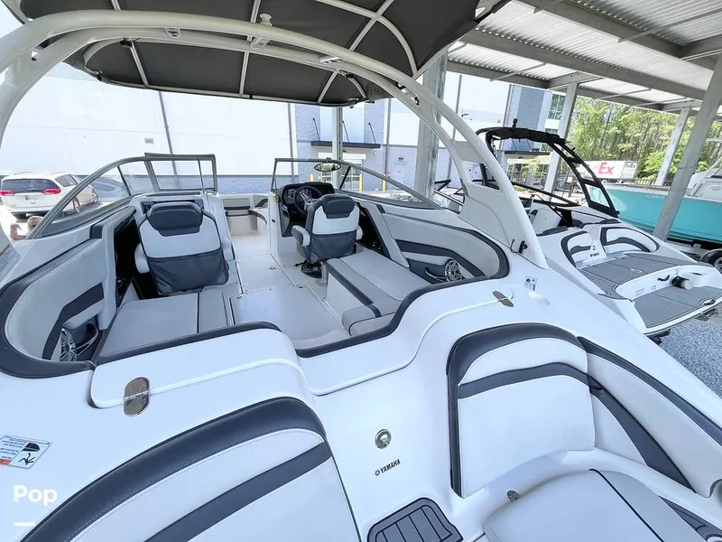 Slide: The Image of Rated For 12 Riders - 16348536