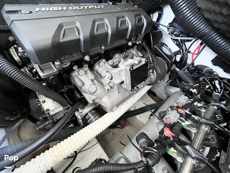 Slide: The Image of Engine Compartment - 16348571