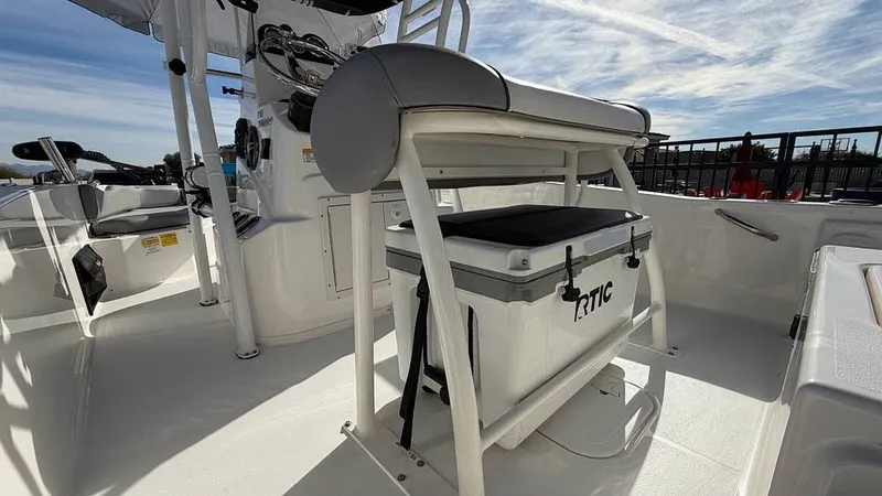 Slide: The Image of NauticStar 191 Hybrid 2022 - 16285879