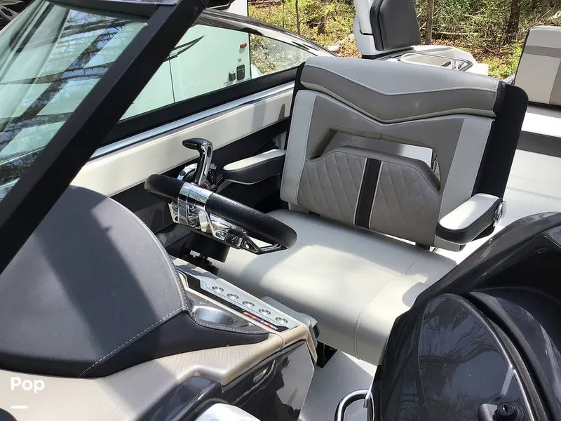 Slide: The Image of Monterey SS 275 2023 - 16334034