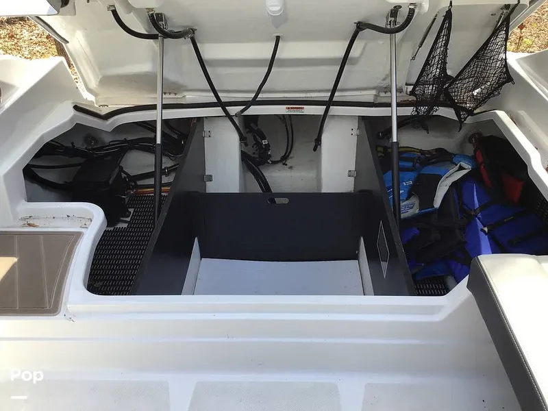 Slide: The Image of Monterey SS 275 2023 - 16334070