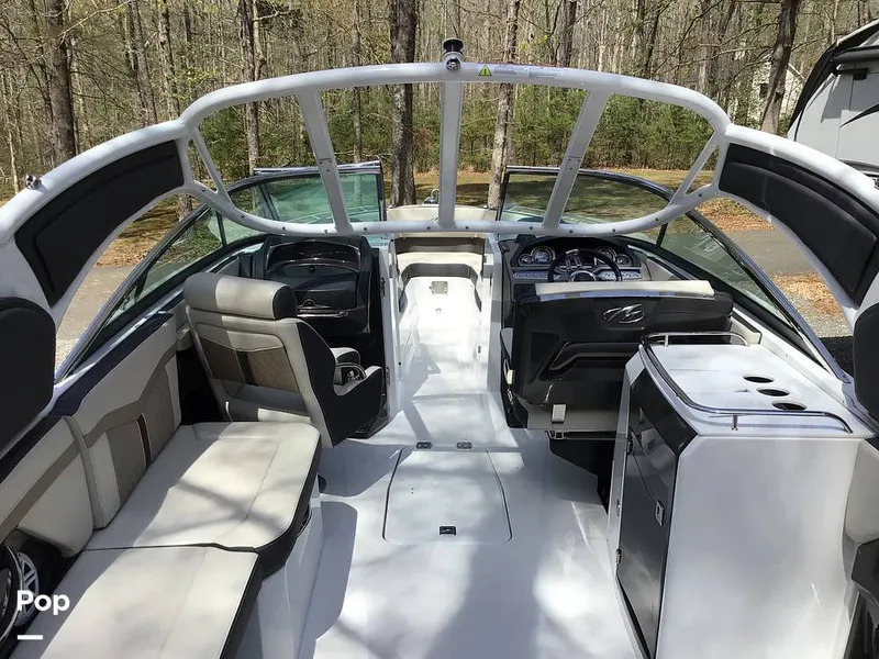 Slide: The Image of Monterey SS 275 2023 - 16333945