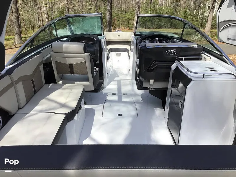 Slide: The Image of Monterey SS 275 2023 - 16334082