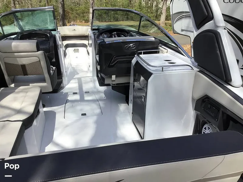 Slide: The Image of Monterey SS 275 2023 - 16334084