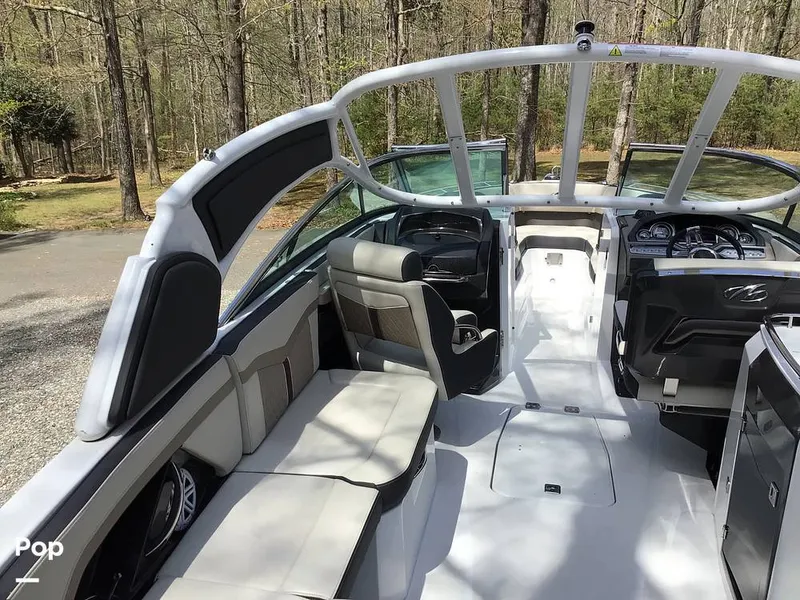 Slide: The Image of Monterey SS 275 2023 - 16333946