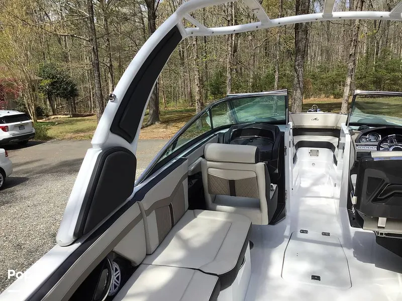 Slide: The Image of Monterey SS 275 2023 - 16334087