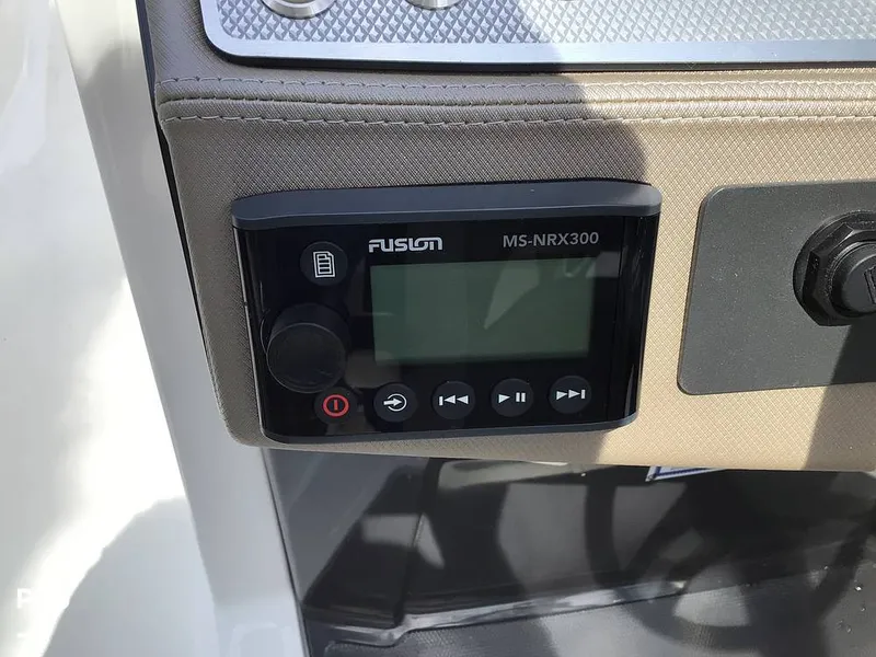 Slide: The Image of Monterey SS 275 2023 - 16334092