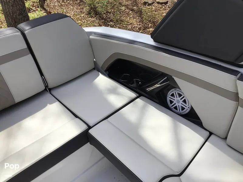 Slide: The Image of Monterey SS 275 2023 - 16333990