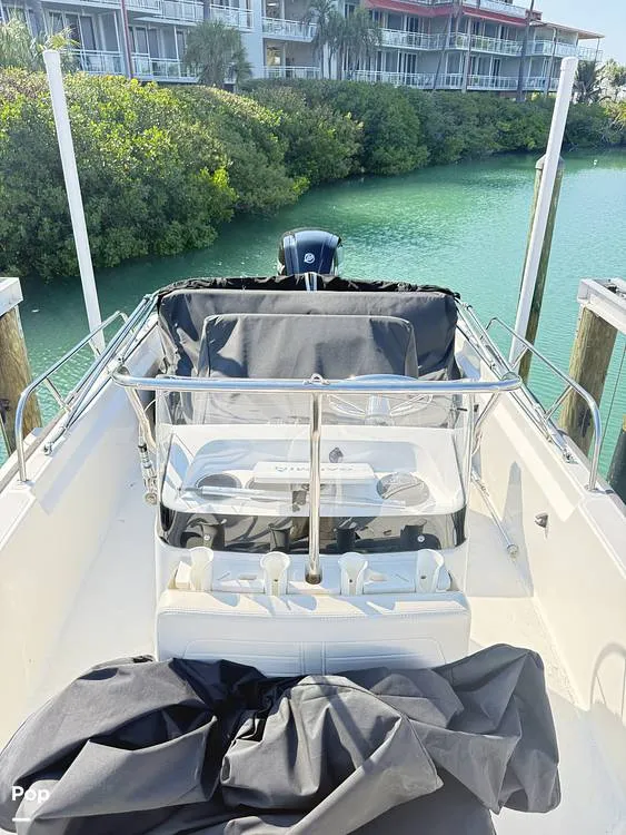 Slide: The Image of Boston Whaler 170 Montauk 2020 - 16307480